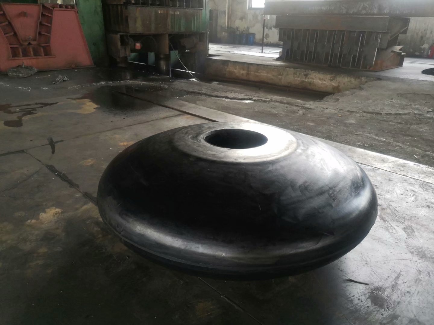 轉(zhuǎn)動型橡膠護舷